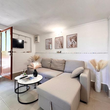 Petra Oliva Apartment Dhermi Ngoại thất bức ảnh