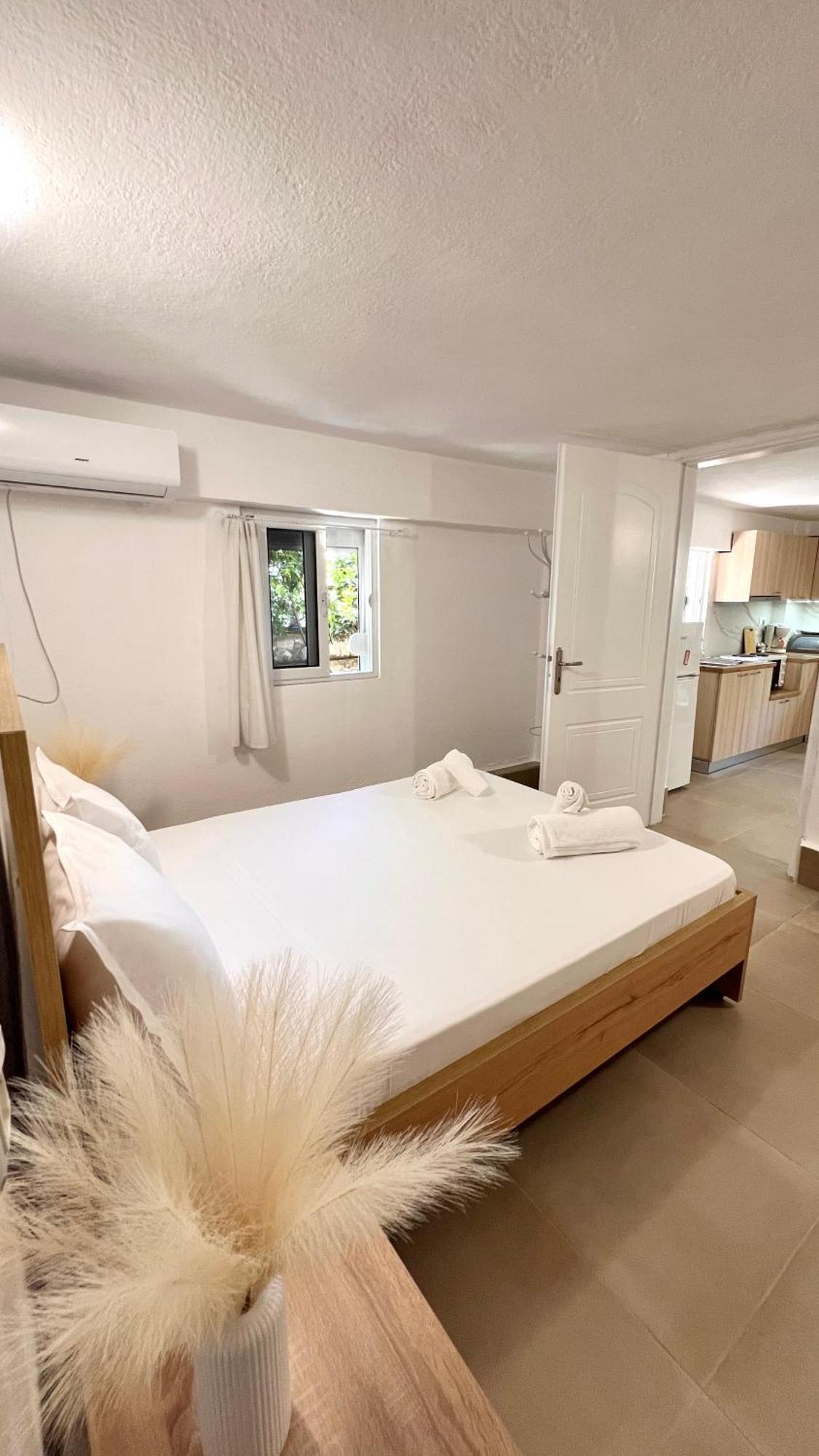 Petra Oliva Apartment Dhermi Ngoại thất bức ảnh