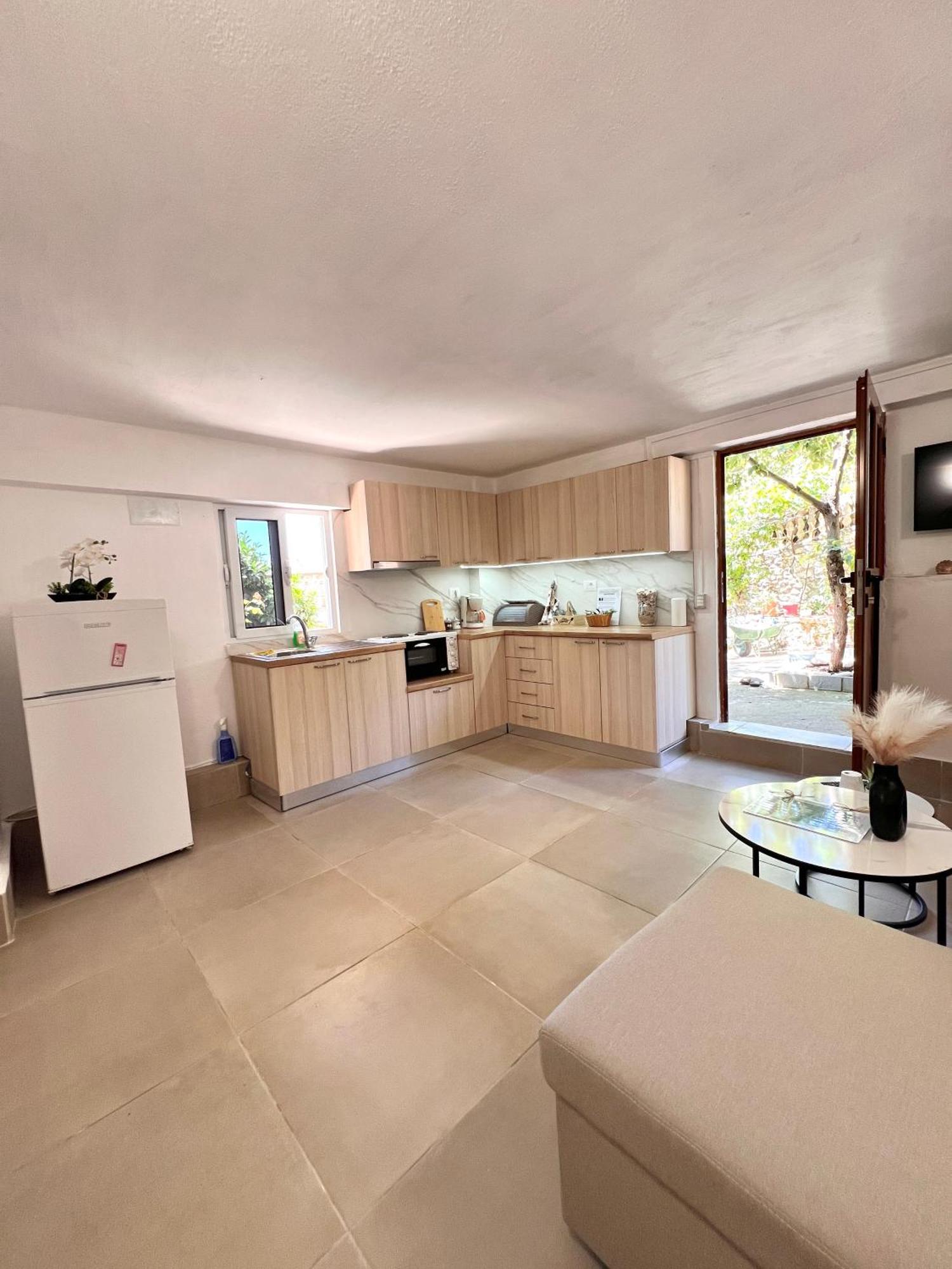 Petra Oliva Apartment Dhermi Ngoại thất bức ảnh