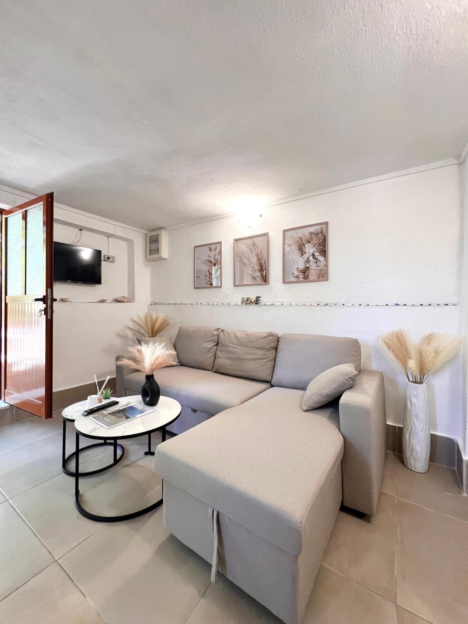Petra Oliva Apartment Dhermi Ngoại thất bức ảnh